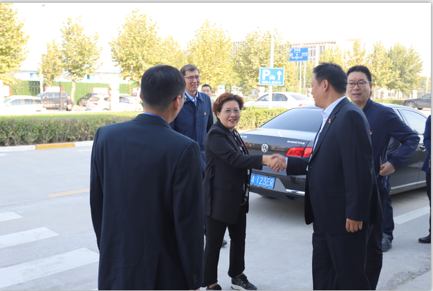 鄭州二七區(qū)委組織部常務(wù)副部長(zhǎng)王波一行 蒞臨我公司考察指導(dǎo)黨建工作 鄭州二七區(qū)委組織部常務(wù)副部長(zhǎng)王波一行 蒞臨我公司考察指導(dǎo)黨建工作