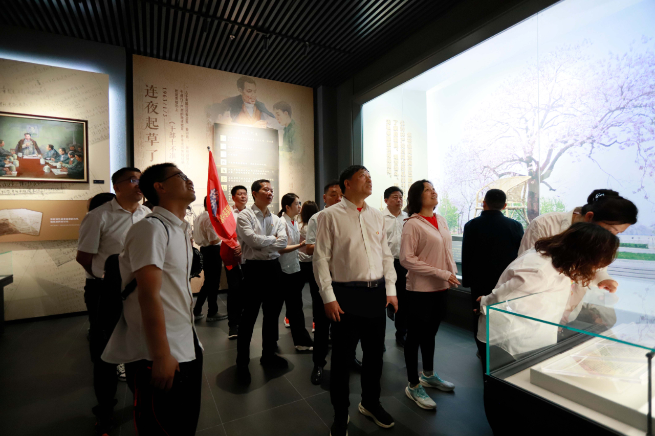 砥礪初心使命，汲取奮進(jìn)力量丨花花牛乳業(yè)集團(tuán)黨委組織開展學(xué)習(xí)“焦裕祿精神”主題黨日活動(dòng)