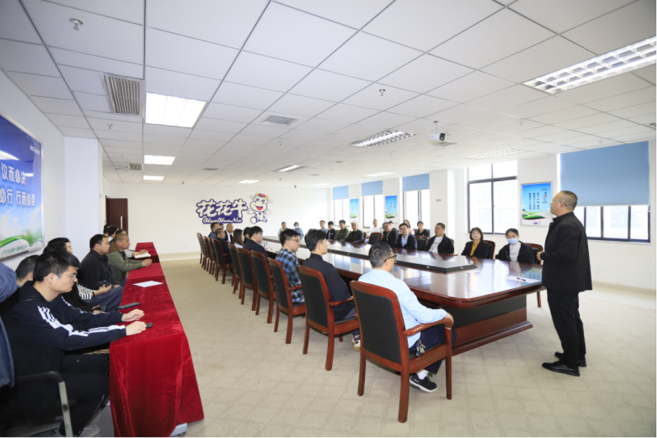 增強消防意識，筑牢安全底線丨花花牛乳業(yè)集團組織消防應(yīng)急演練