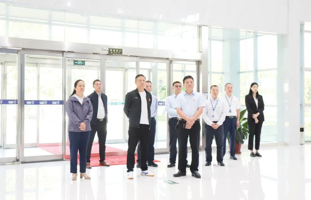 快樂過“雙節(jié)”，安全不放假｜河南農(nóng)投集團(tuán)黨委書記、董事長李曉寰一行蒞臨花花牛乳業(yè)集團(tuán)開展“雙節(jié)”安全生產(chǎn)大檢查活動并慰問一線職工、