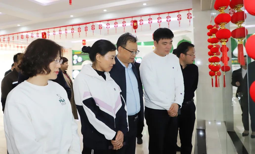 花花牛丨駐馬店市遂平縣政協(xié)黨組書記、主席張衛(wèi)東一行蒞臨花花牛魯山瑞亞牧場(chǎng)參觀