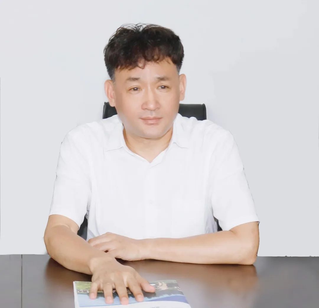 新蔡縣委書(shū)記邵奉公會(huì)見(jiàn)關(guān)曉彥董事長(zhǎng)一行 新蔡縣委書(shū)記邵奉公會(huì)見(jiàn)關(guān)曉彥董事長(zhǎng)一行