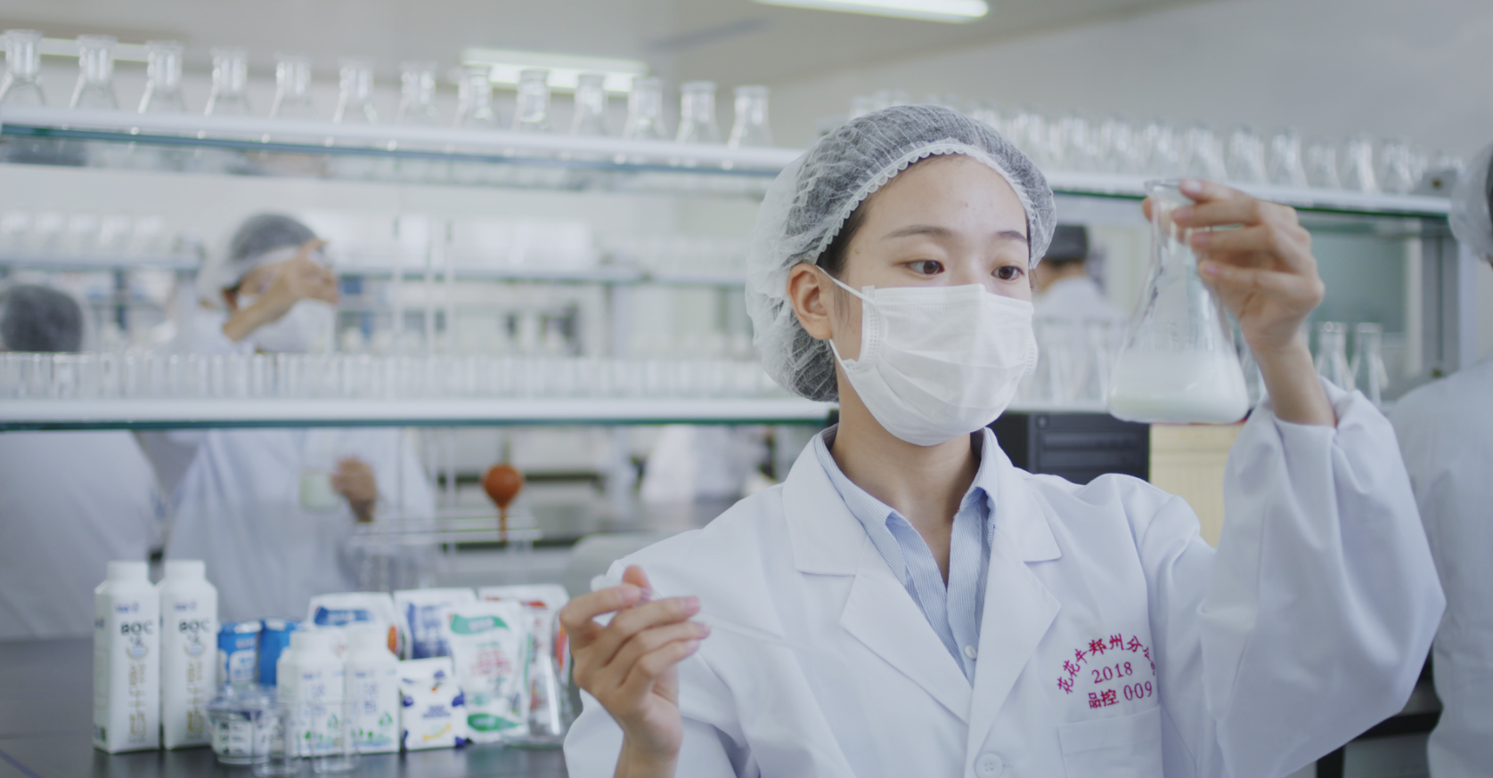 榮膺乳業(yè)三大金獎，花花牛以產(chǎn)業(yè)融合發(fā)展推進奶業(yè)高質(zhì)量發(fā)展