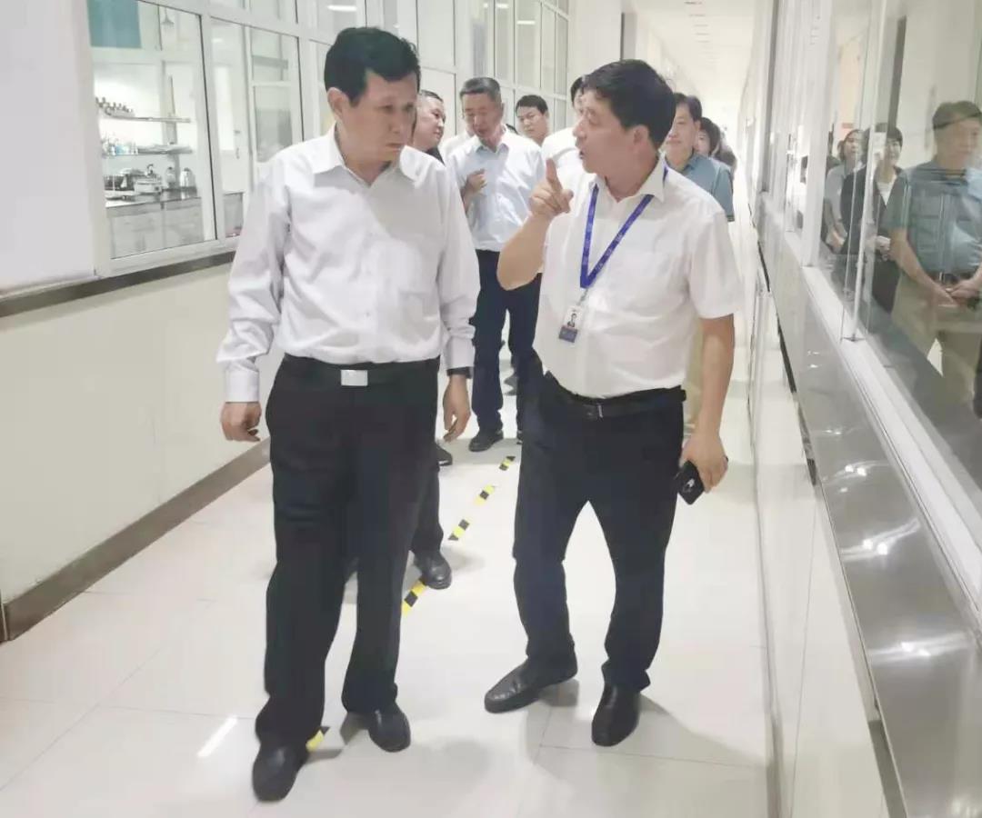 鄭州航空港區(qū)黨工委書記張俊峰蒞臨鄭州花花牛乳制品有限公司調研