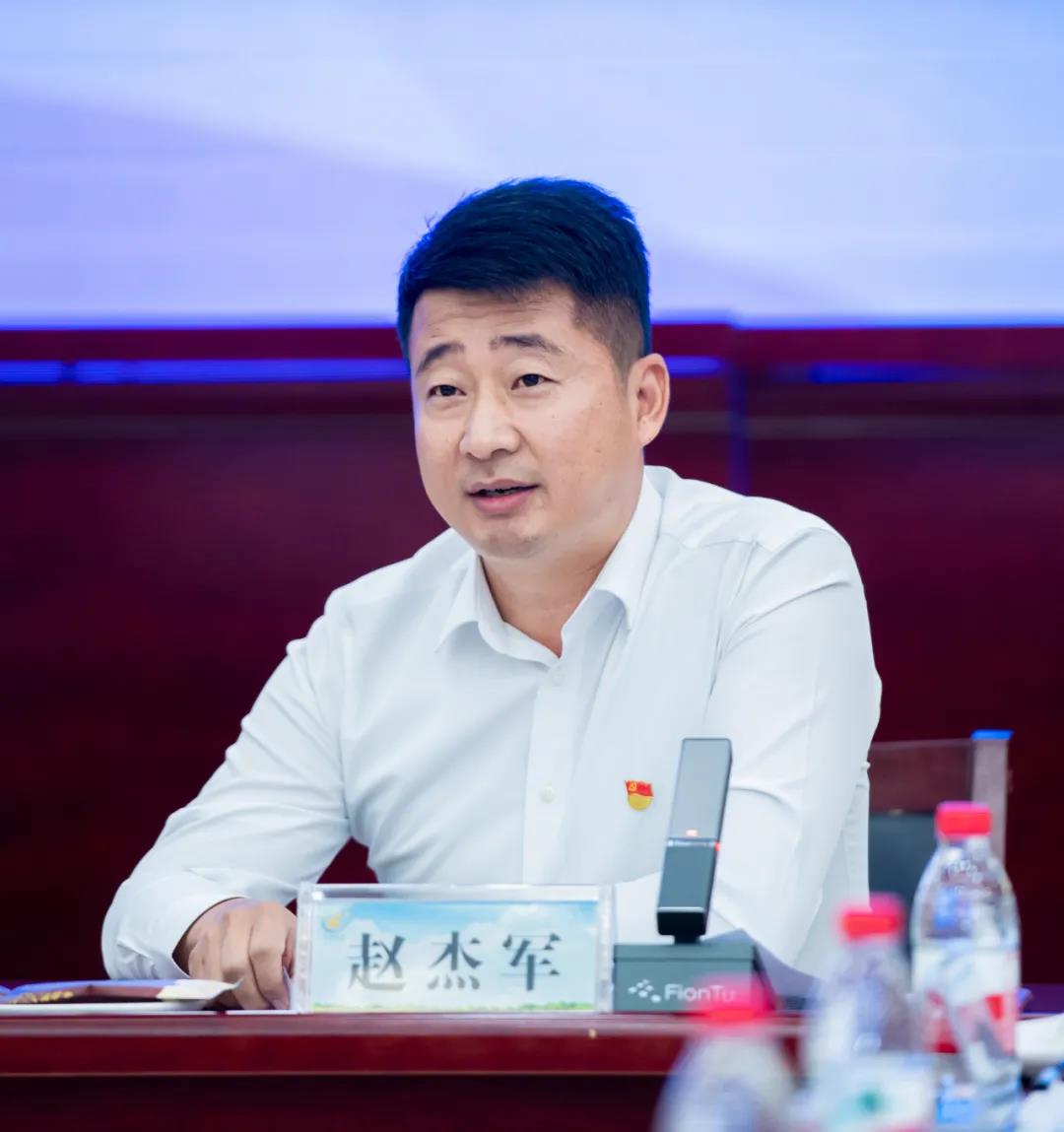 花花牛| 蘭考縣人民政府與蒙牛、花花牛達(dá)成戰(zhàn)略合作 助力河南奶業(yè)高質(zhì)量發(fā)展