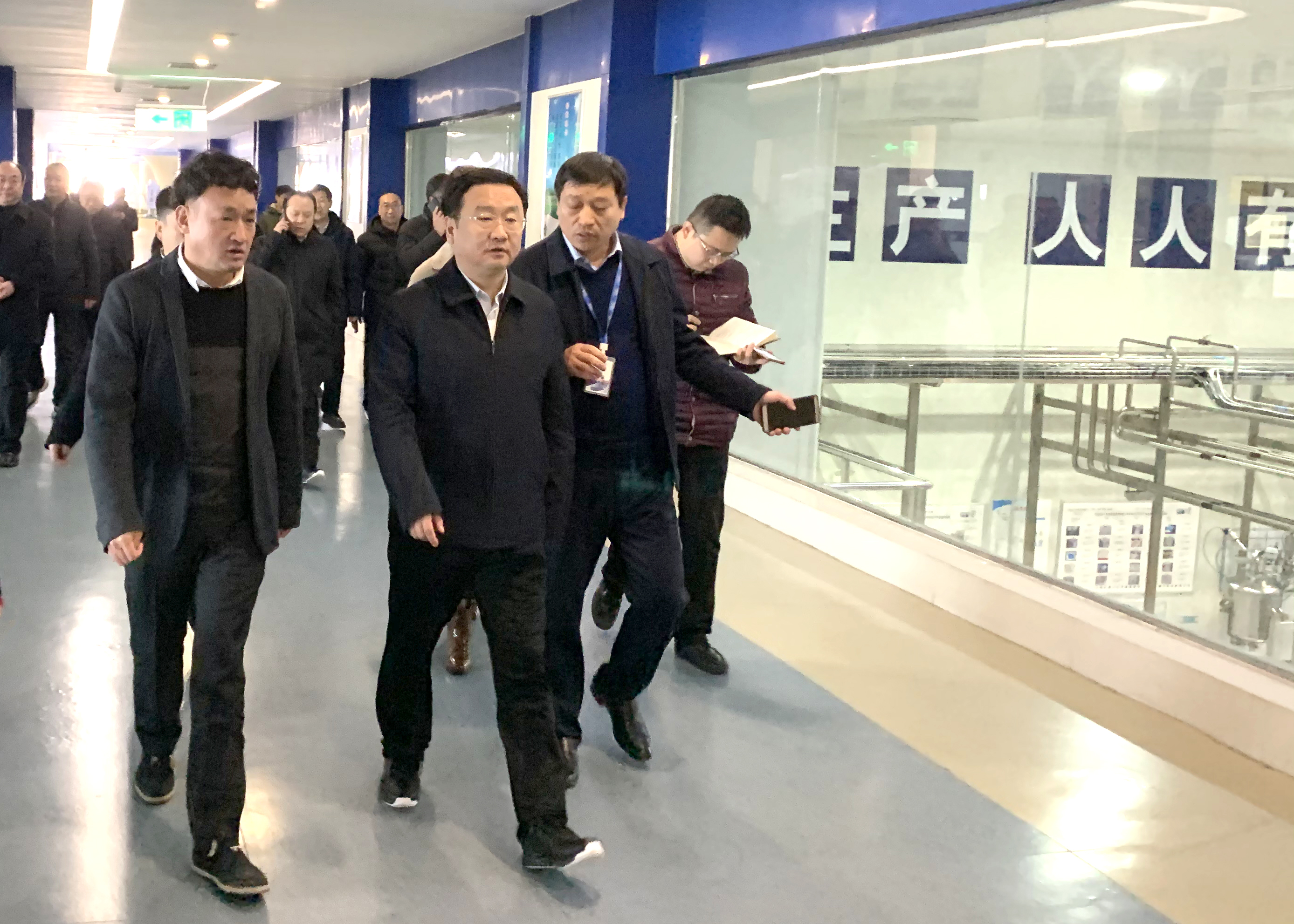 鄭州市委副書記、市長王新偉蒞臨花花牛乳業(yè)集團調(diào)研
