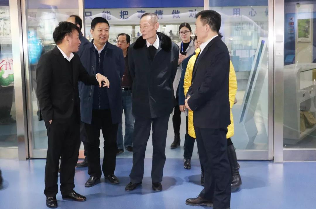 中國奶業(yè)協(xié)會高鴻賓會長蒞臨花花牛指導(dǎo)工作 中國奶業(yè)協(xié)會高鴻賓會長蒞臨花花牛指導(dǎo)工作